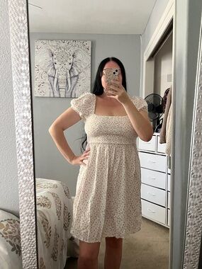 SO Floral Smocked Shirred Square-Neck Mini Dress in Cream and Pink L Large